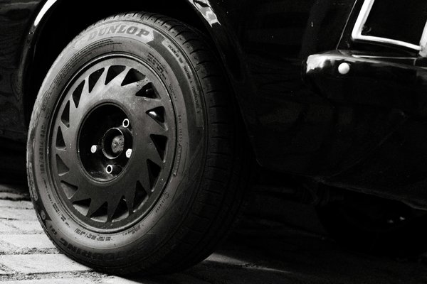 Évolution des normes de sécurité automobiles au fil des années